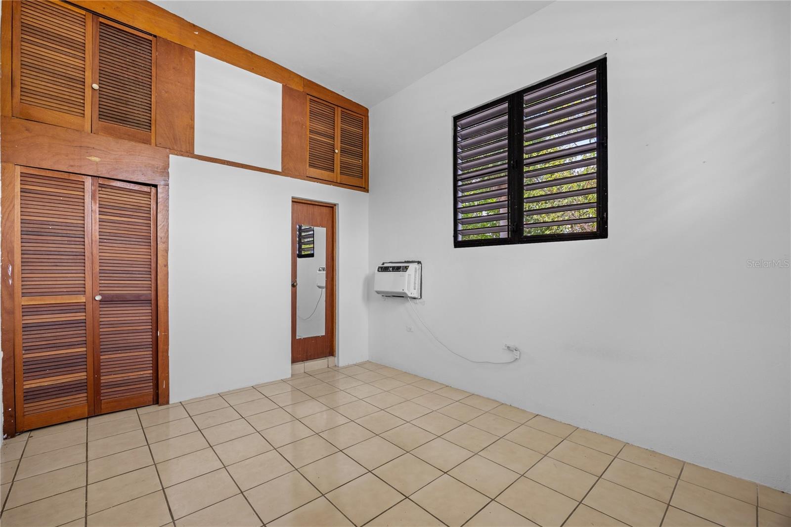 CAPARRA HEIGHTS J-42 ESCORIAL AVE