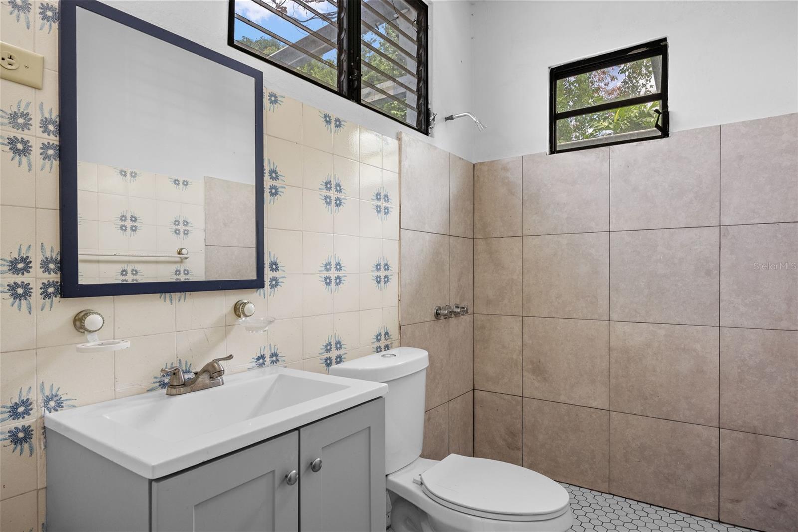CAPARRA HEIGHTS J-42 ESCORIAL AVE