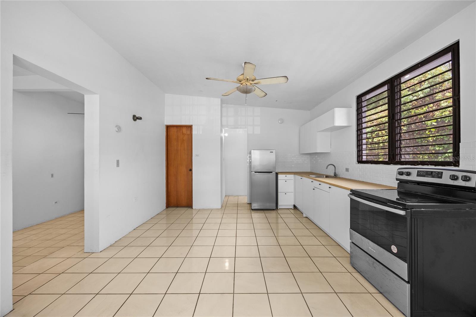 CAPARRA HEIGHTS J-42 ESCORIAL AVE