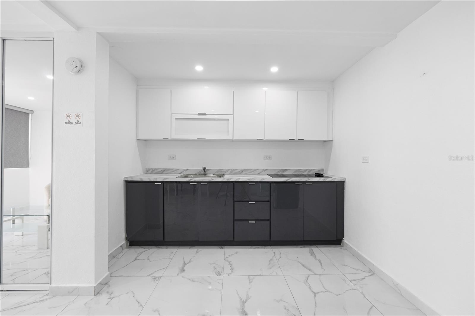 R1491 PASEO DULCEMAR LEVITTOWN LAKES