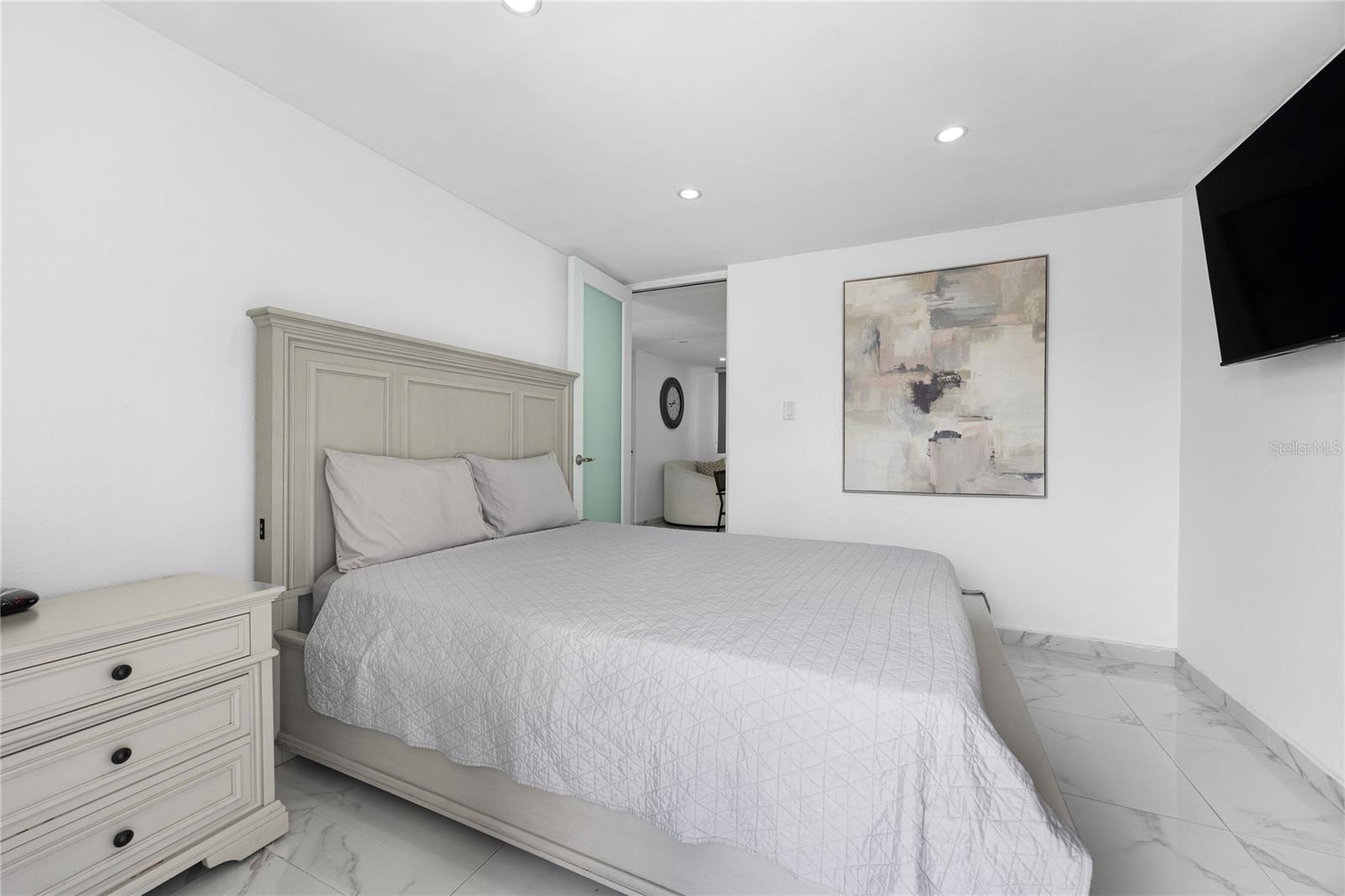 R1491 PASEO DULCEMAR LEVITTOWN LAKES