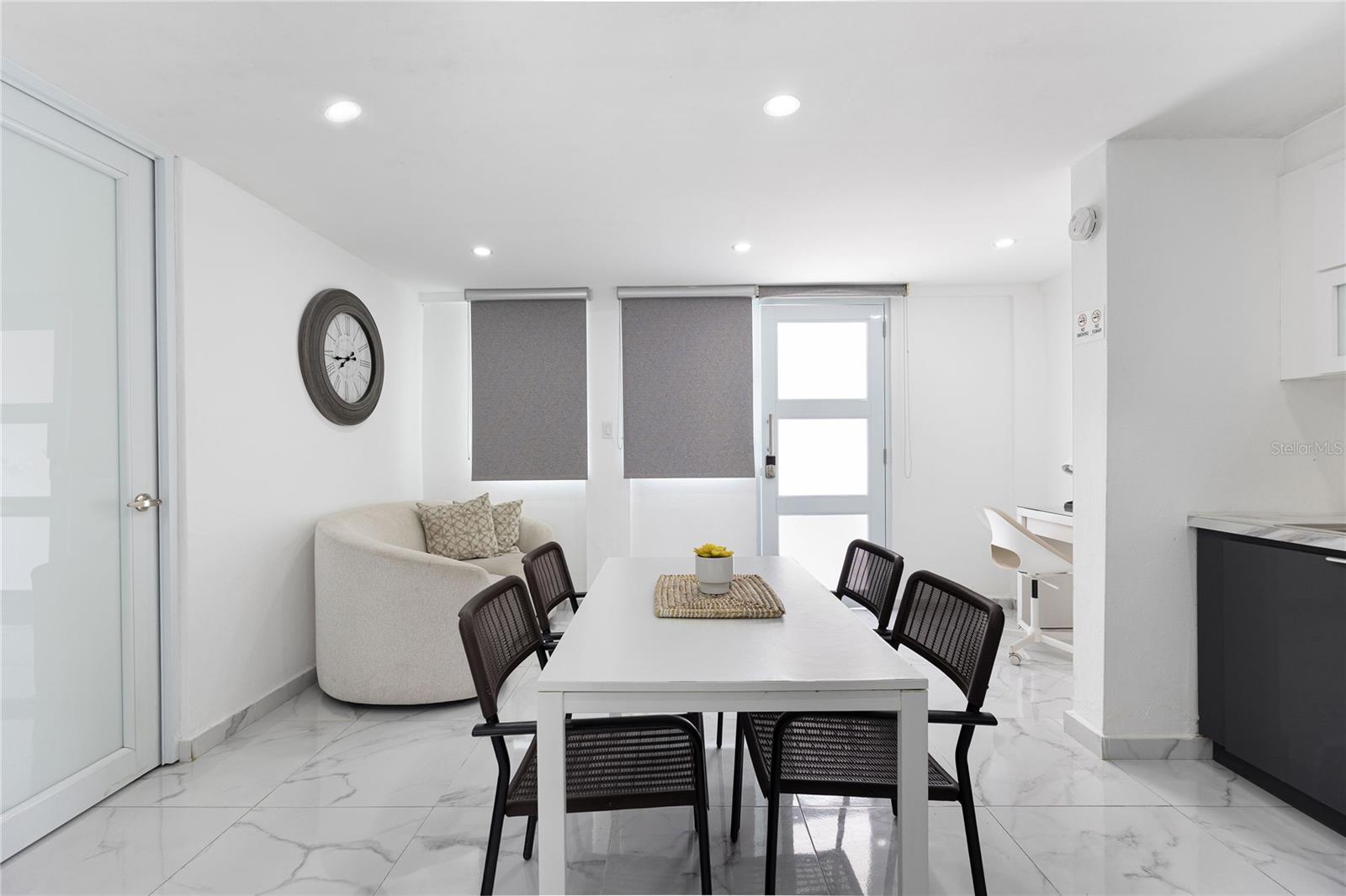 R1491 PASEO DULCEMAR LEVITTOWN LAKES