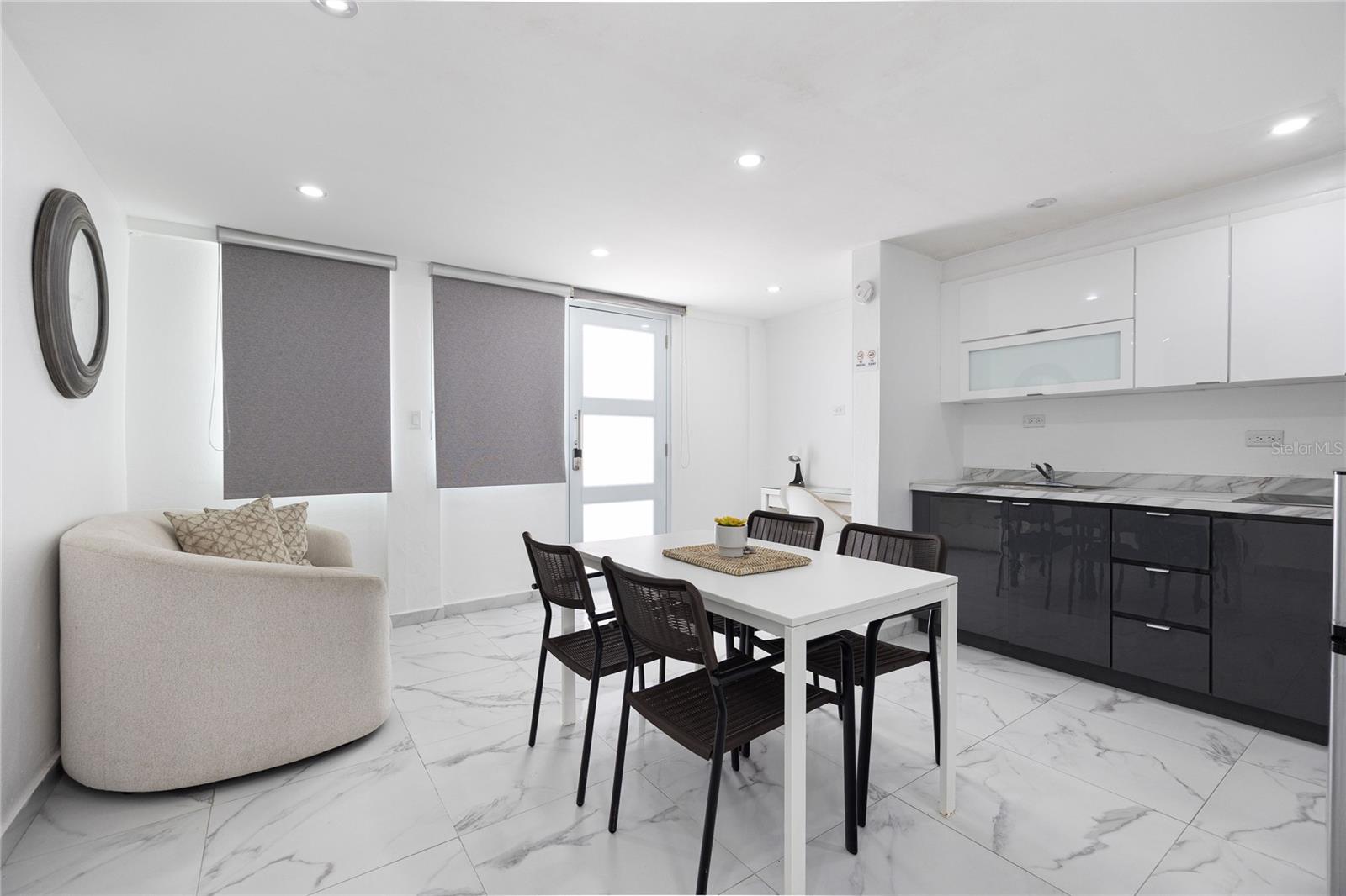 R1491 PASEO DULCEMAR LEVITTOWN LAKES