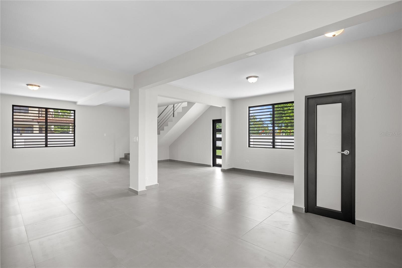 4 REXVILLE VAN SCOY