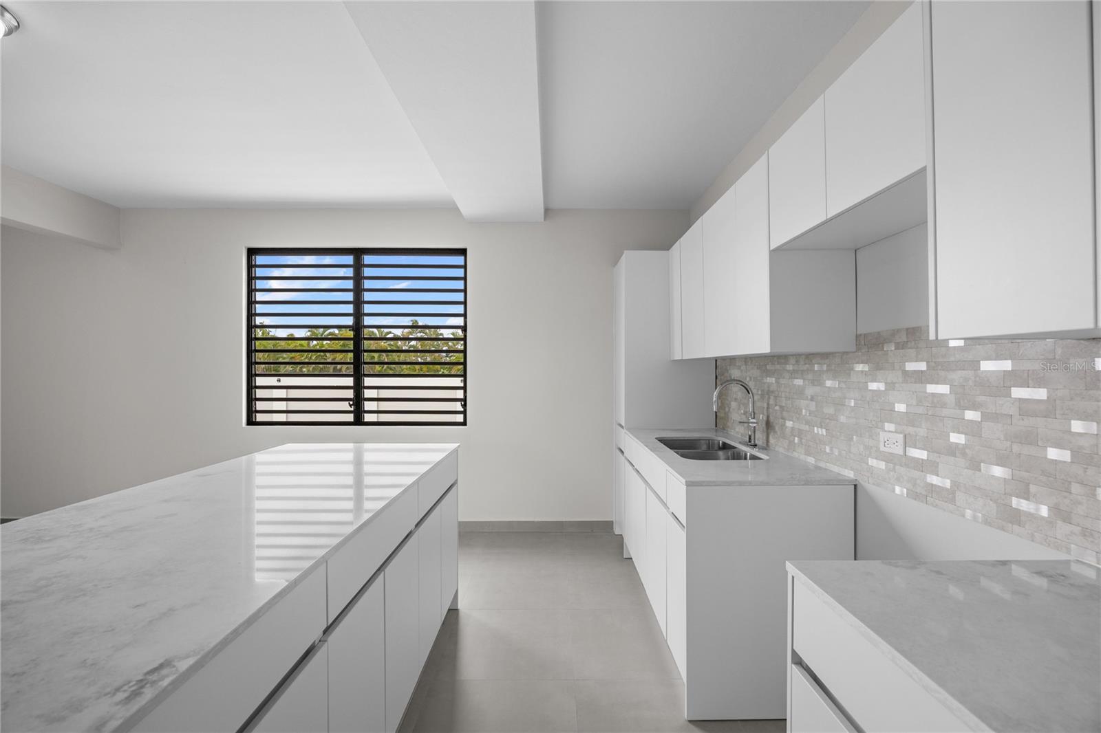 4 REXVILLE VAN SCOY