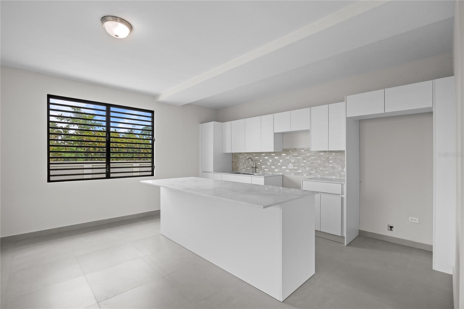 4 REXVILLE VAN SCOY