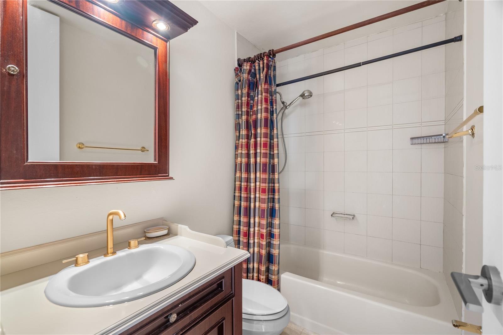 64 CONDADO AVE #703