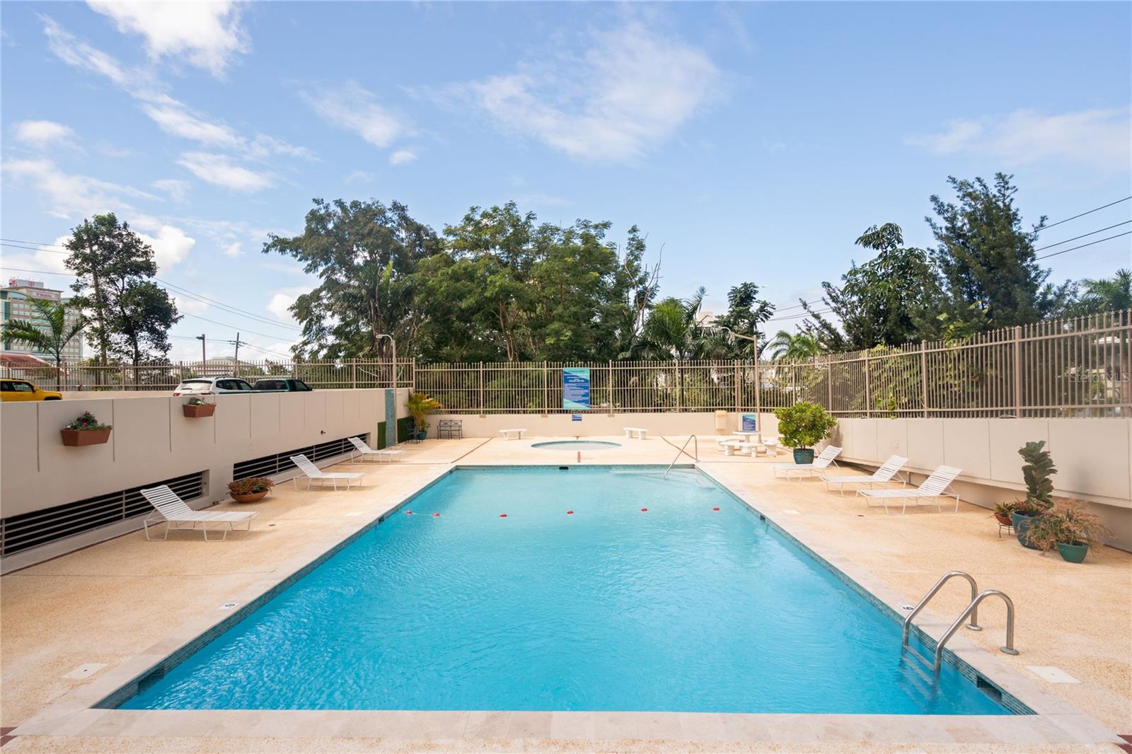 1704 SAN PATRICIO AVE #1704
