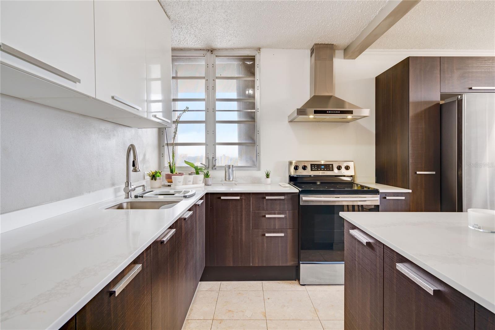 1704 SAN PATRICIO AVE #1704