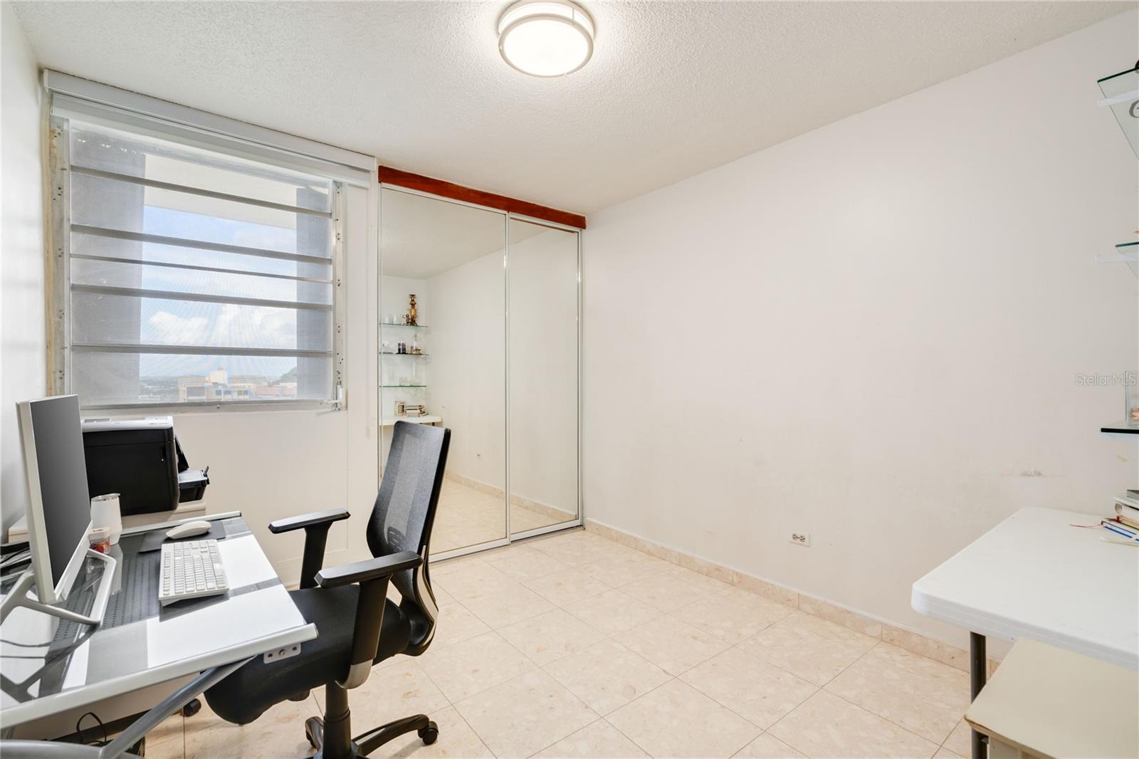 1704 SAN PATRICIO AVE #1704