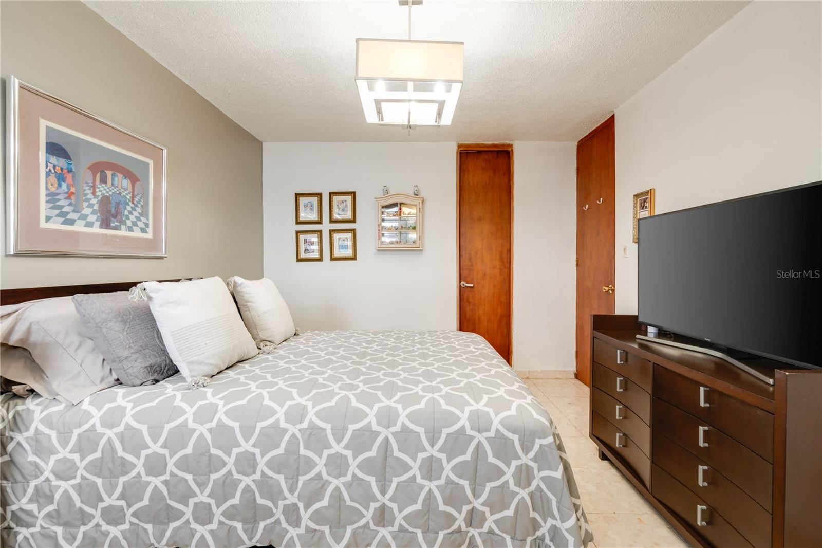 1704 SAN PATRICIO AVE #1704