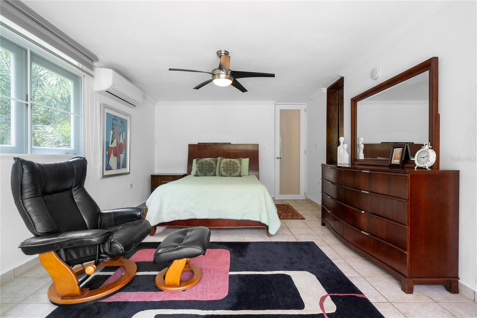 1 URB. EVERGREEN TOWN HOUSES