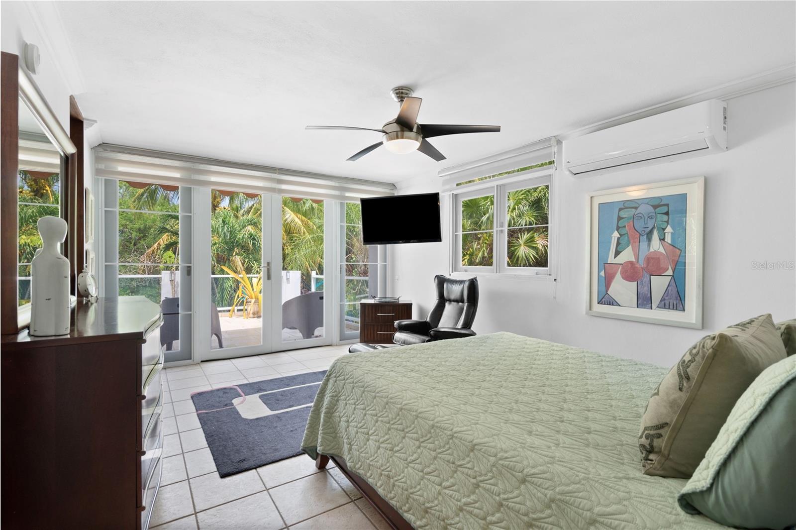 1 URB. EVERGREEN TOWN HOUSES