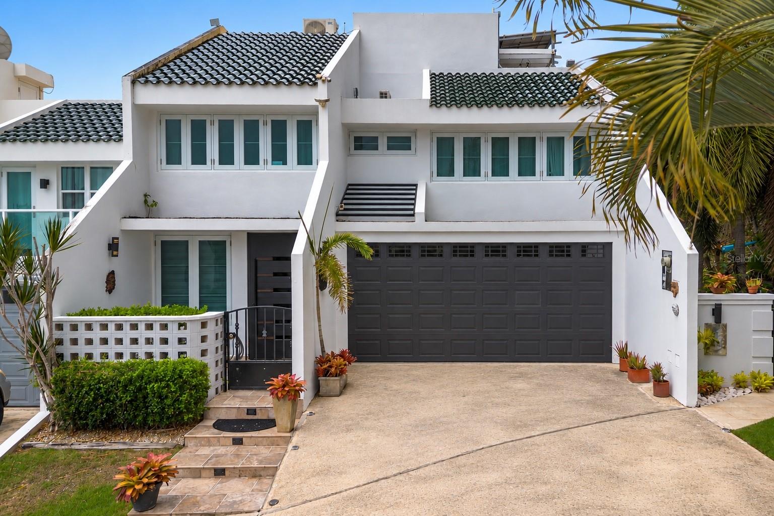 1 URB. EVERGREEN TOWN HOUSES