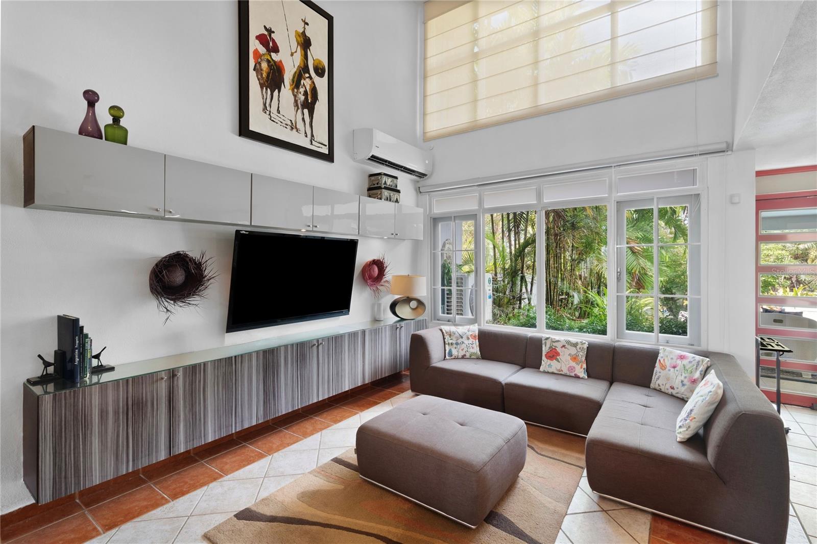 1 URB. EVERGREEN TOWN HOUSES