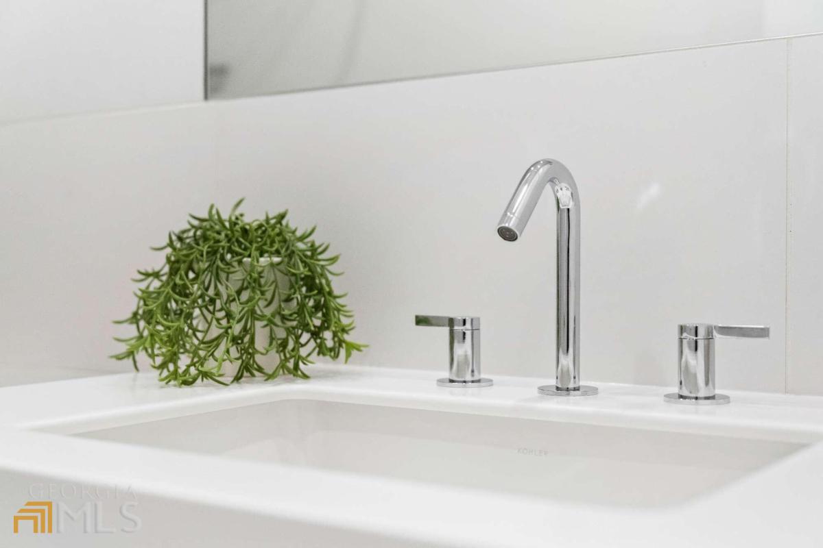 2932 Hermance Drive NE