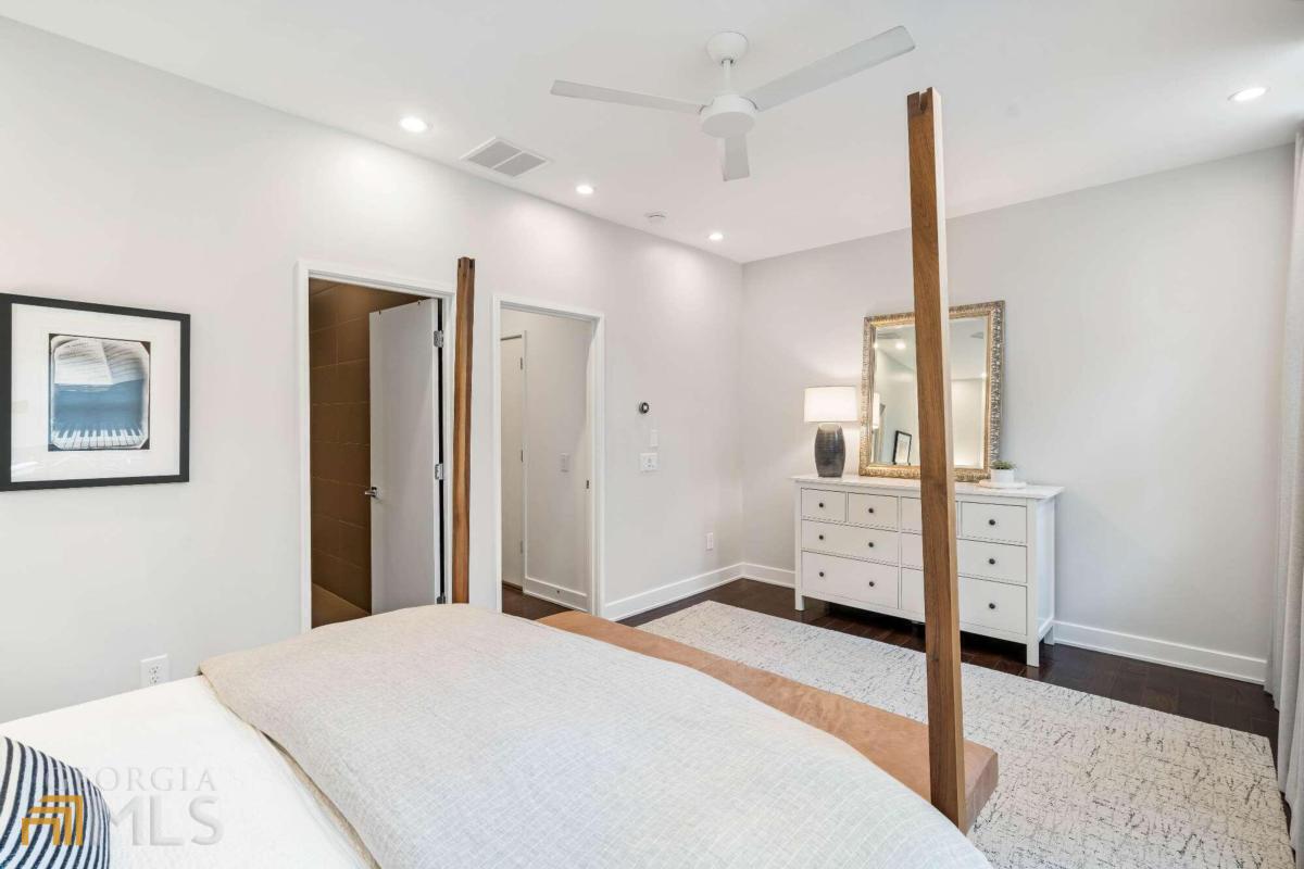 2932 Hermance Drive NE