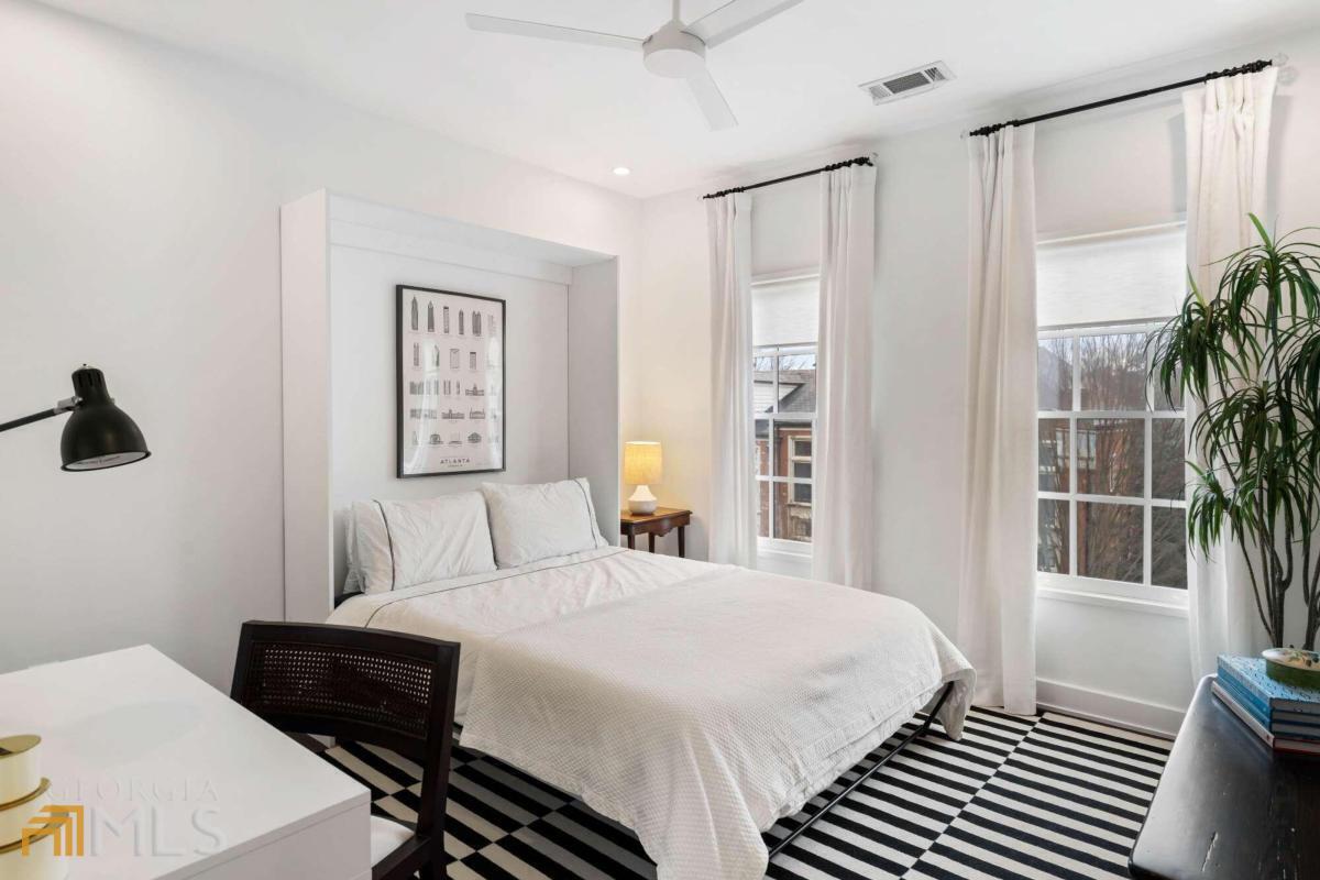 2932 Hermance Drive NE