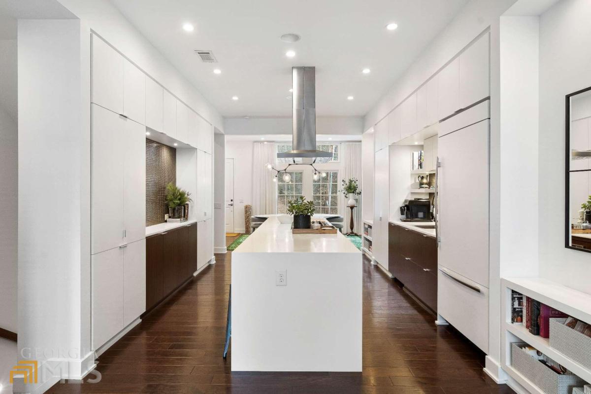 2932 Hermance Drive NE