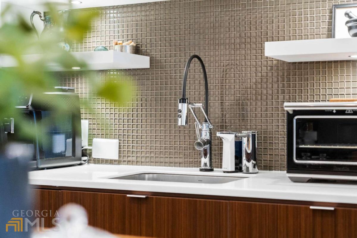 2932 Hermance Drive NE