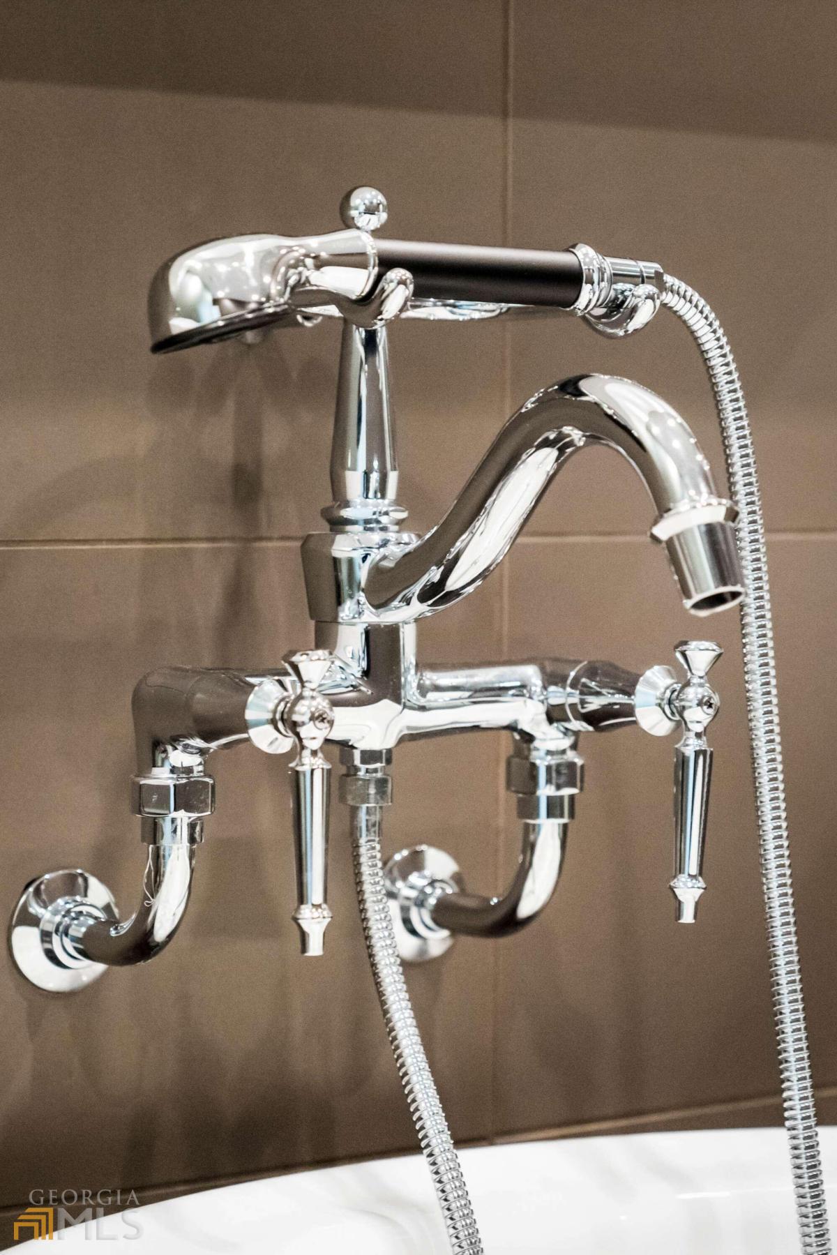 2932 Hermance Drive NE