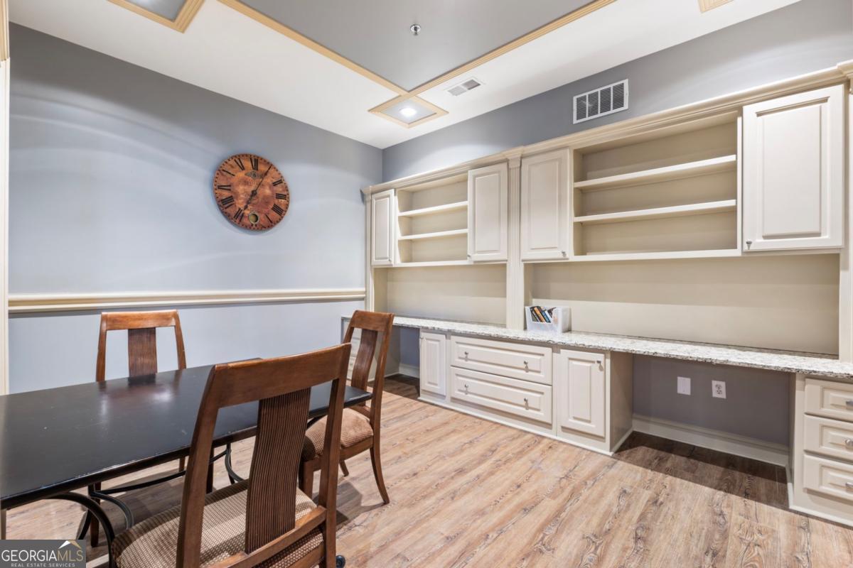 5460 Glenridge Park # 1303