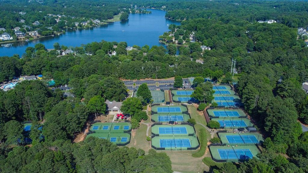 1200 Beacon Hill Crossing