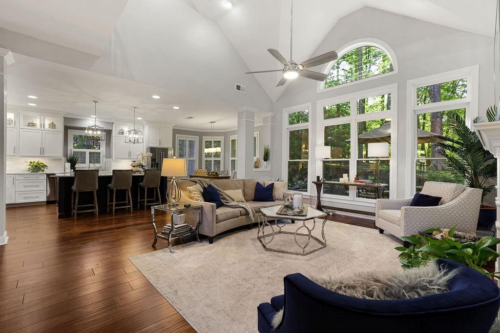 1200 Beacon Hill Crossing