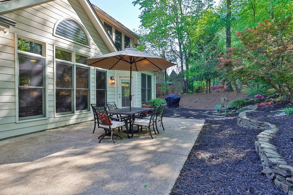 1200 Beacon Hill Crossing