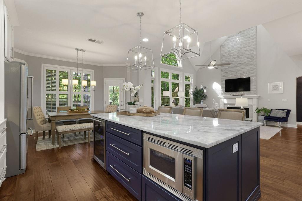 1200 Beacon Hill Crossing