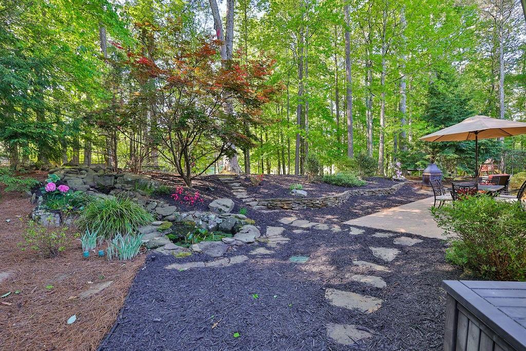 1200 Beacon Hill Crossing