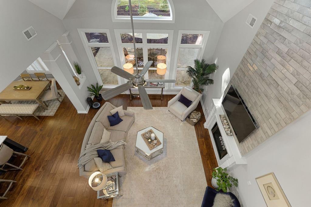 1200 Beacon Hill Crossing