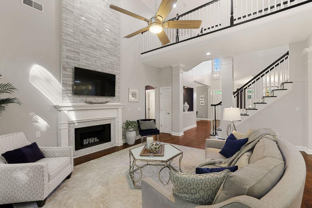 1200 Beacon Hill Crossing