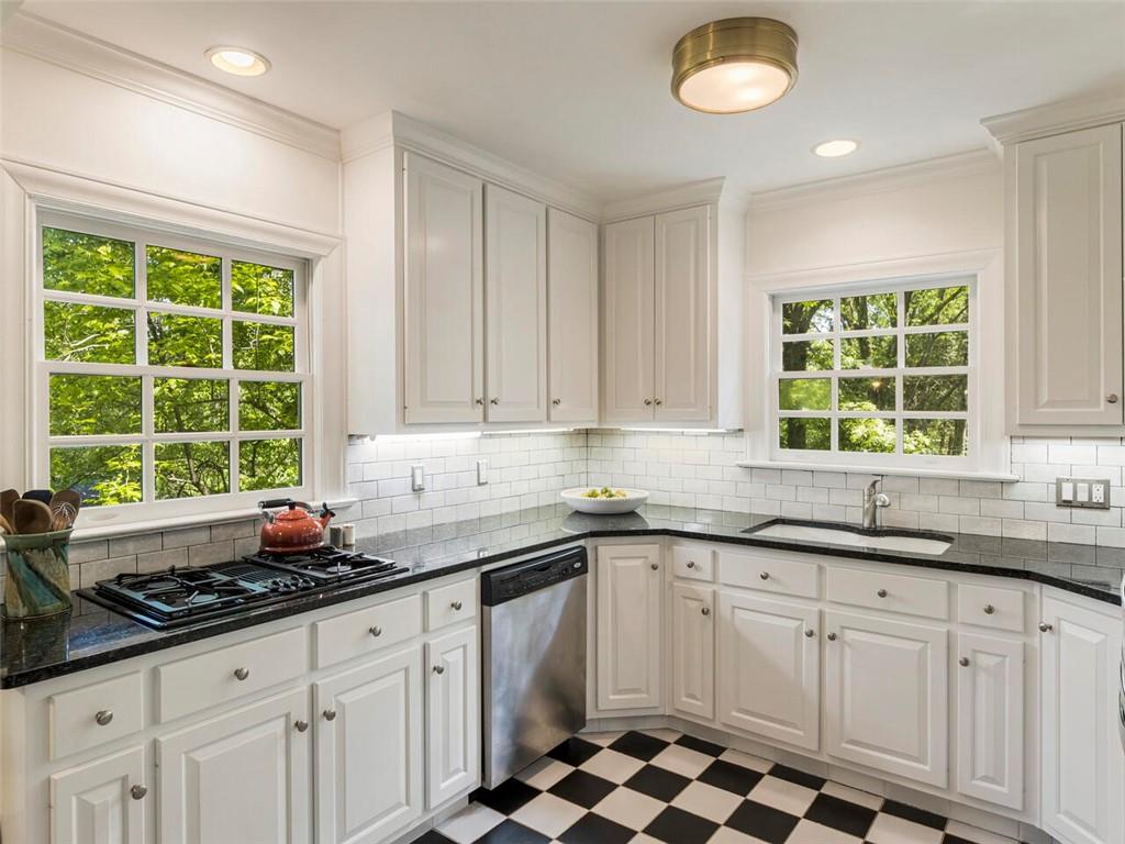 3788 Powers Ferry Road NW