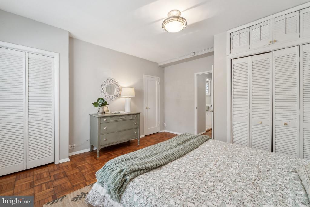 1300 Martha Custis Dr