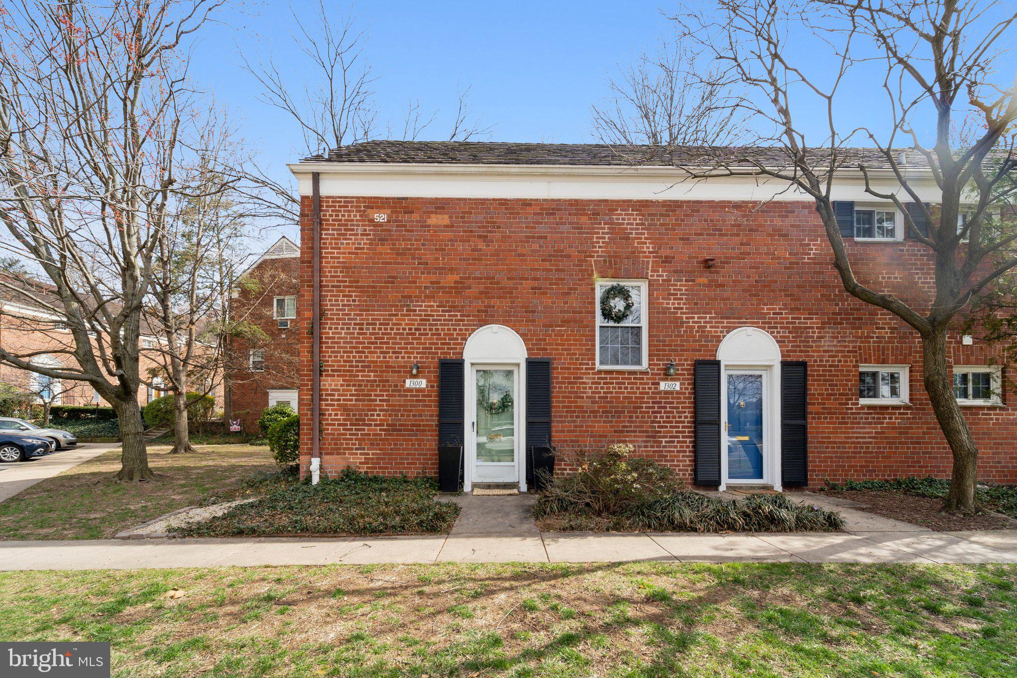1300 Martha Custis Dr