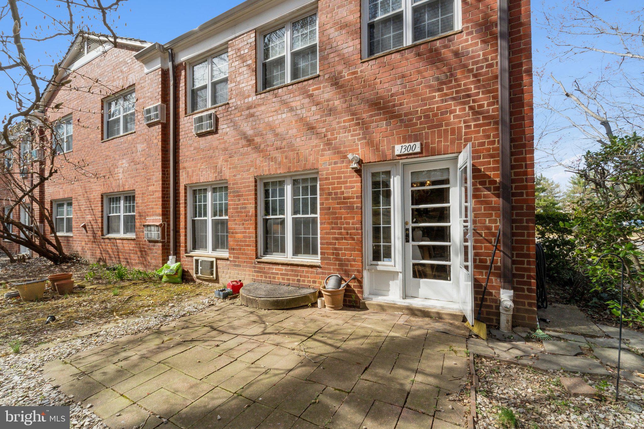 1300 Martha Custis Dr