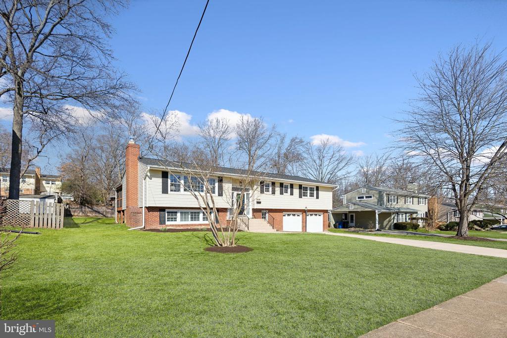 8340 Bound Brook Ln