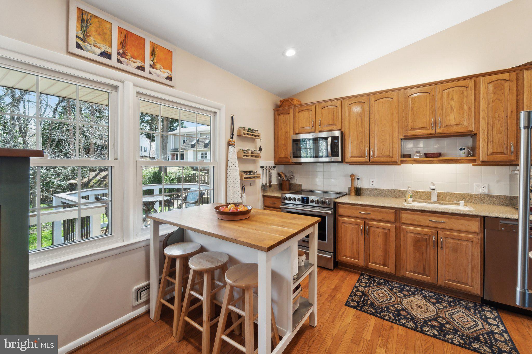 8711 Bradgate Rd