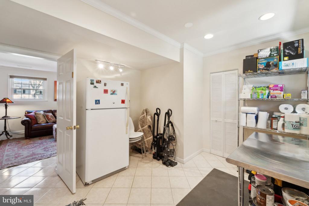 8711 Bradgate Rd