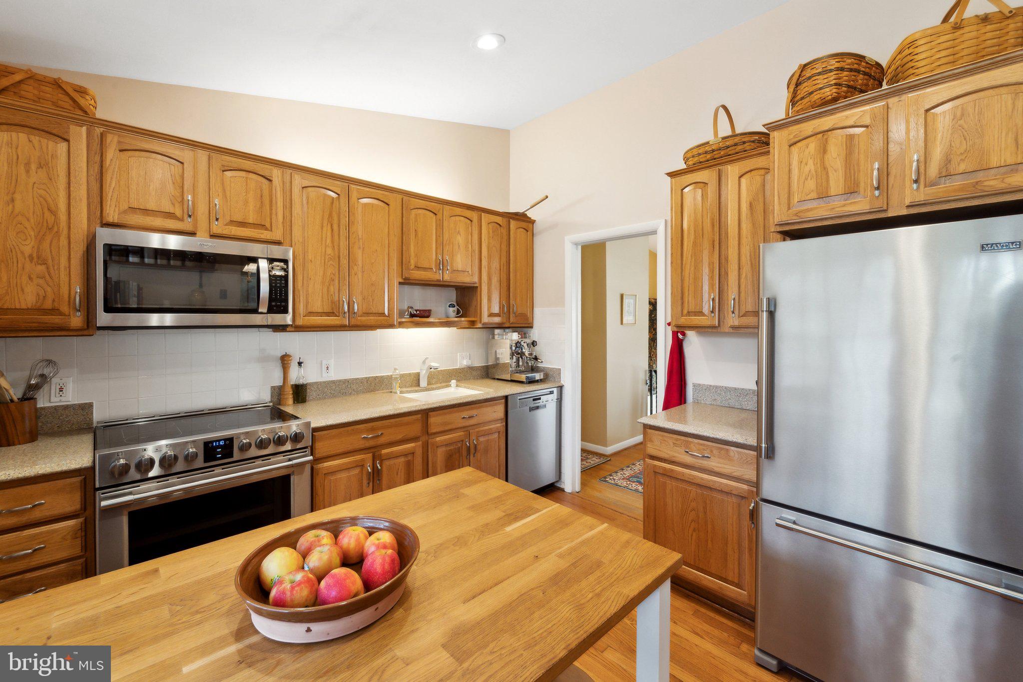 8711 Bradgate Rd
