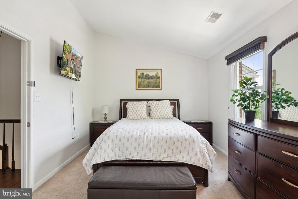 14724 Flower Hill Dr