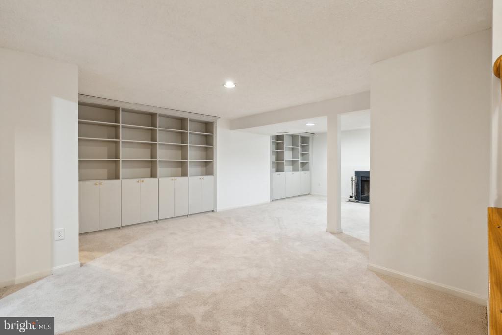 14724 Flower Hill Dr