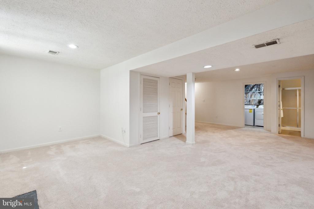 14724 Flower Hill Dr