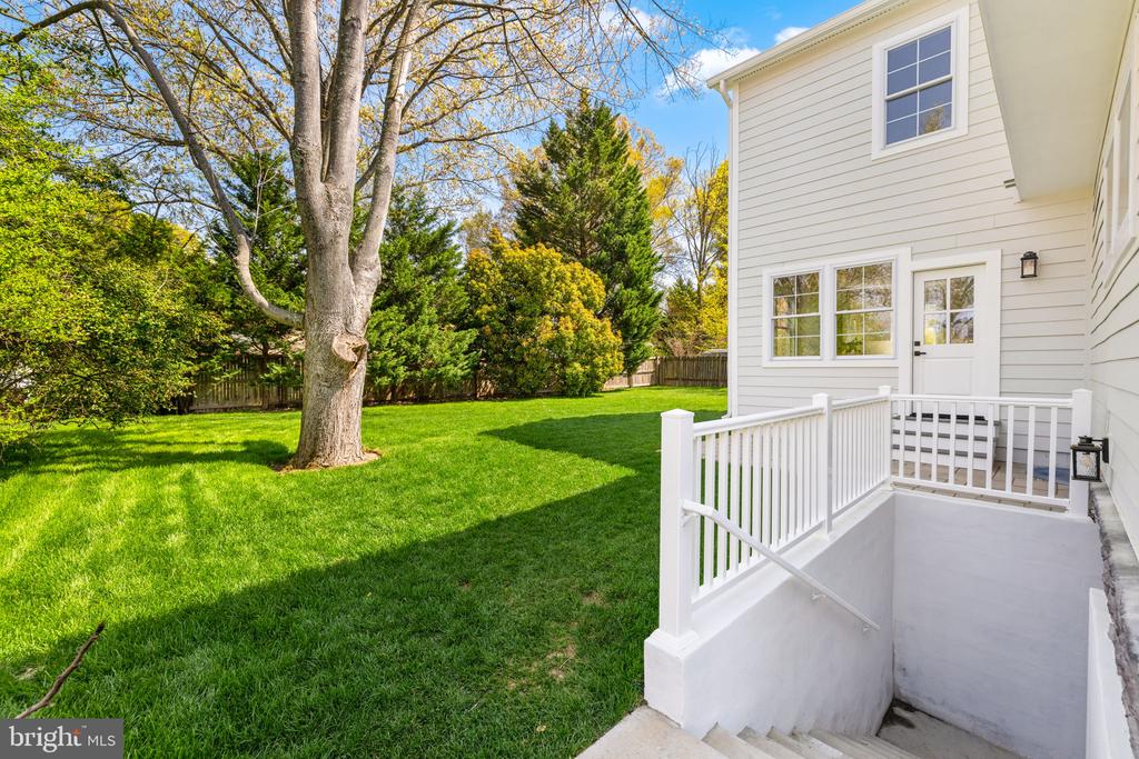 1010 CROTON DRIVE