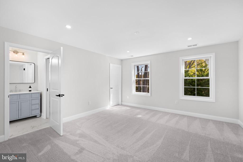1010 CROTON DRIVE