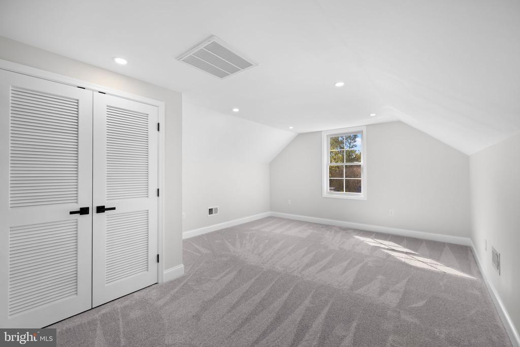 1010 CROTON DRIVE