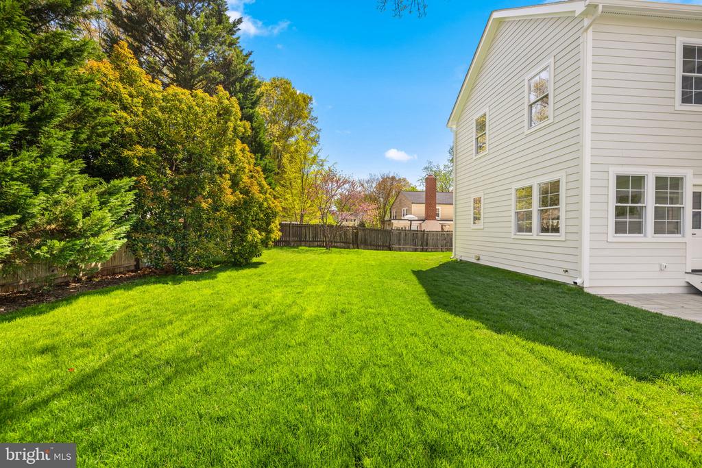 1010 CROTON DRIVE