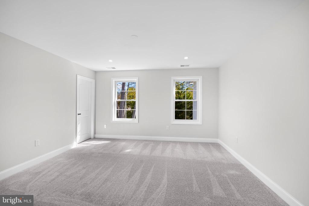 1010 CROTON DRIVE