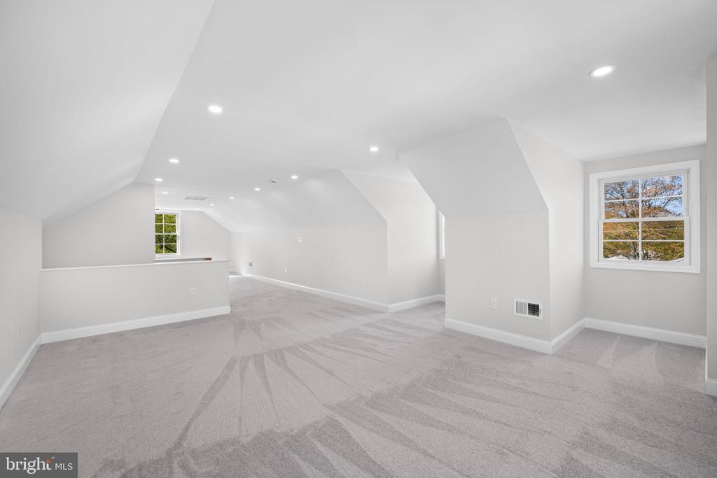 1010 CROTON DRIVE